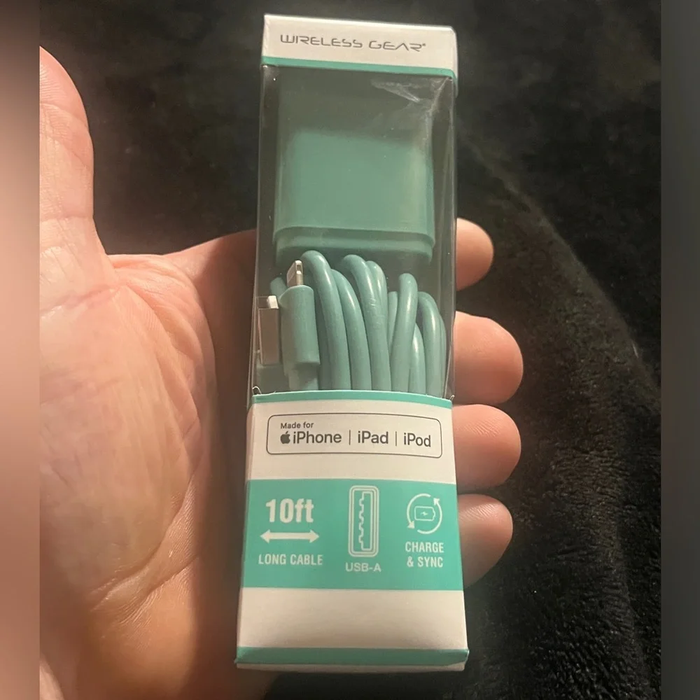 Wireless Gear 10’ Lightning Cable With Wall charger Mint For IPhone New